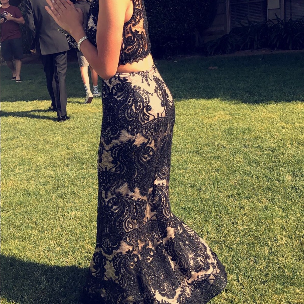 Windsor Prom Dress - Picture 3 of 5